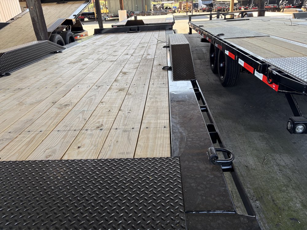 2026 24' x8' 6" Maxx-D T8X 8" POWER EQUIPMENT TILT 17.5K