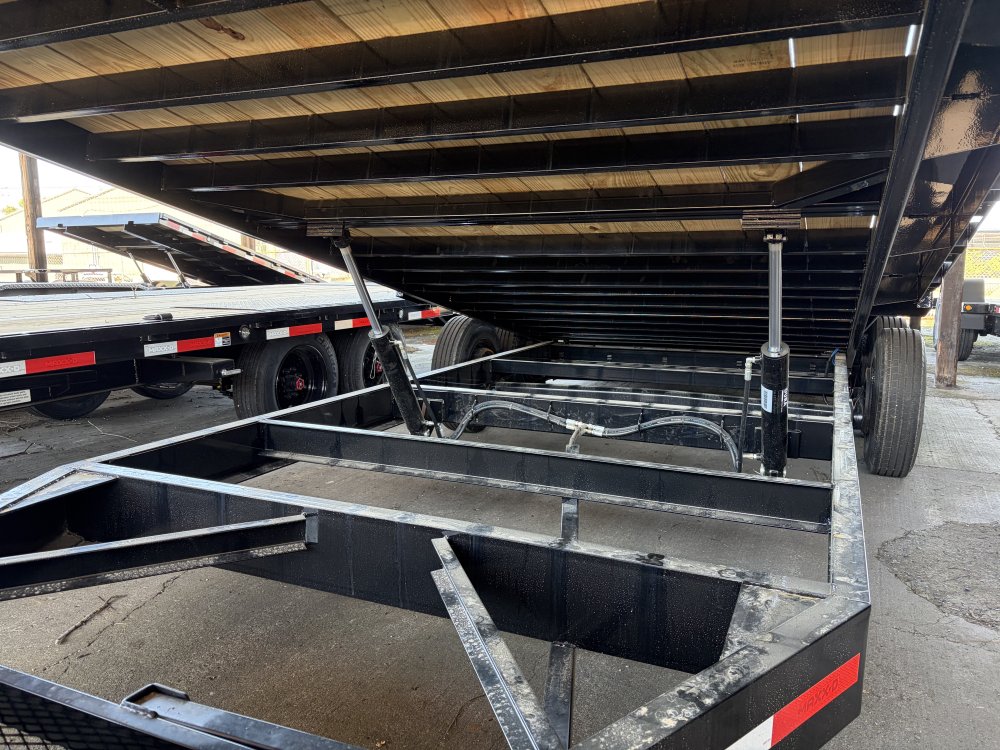 2026 24' x8' 6" Maxx-D T8X 8" POWER EQUIPMENT TILT 17.5K