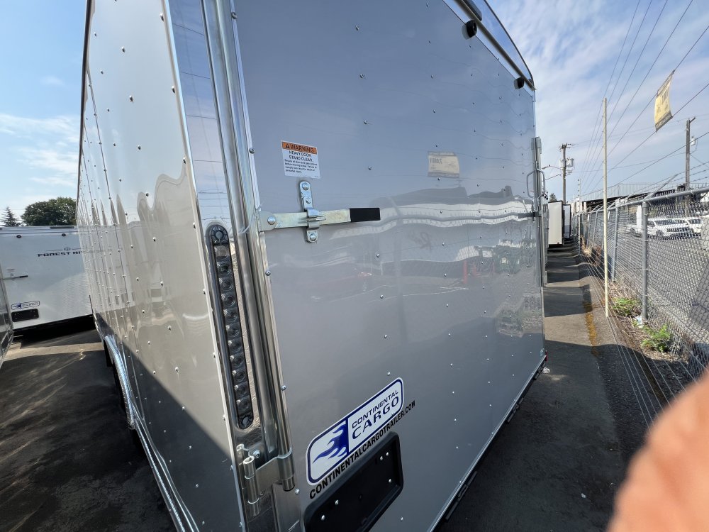 2026 24' x8' Continental Cargo Continental Cargo Tailwind Series Enclosed Cargo Trailer 10K