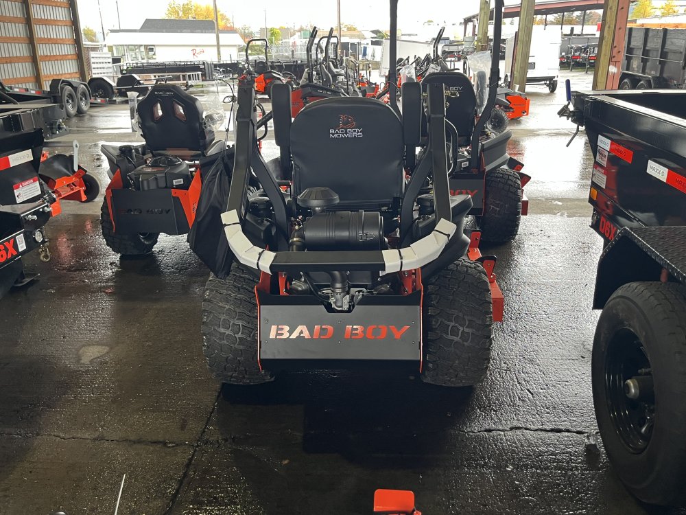 2025 MAVERICK HD 60" Kawasaki 726cc, 23.5 hp FX730 Zero Turn Mower Side Discharge