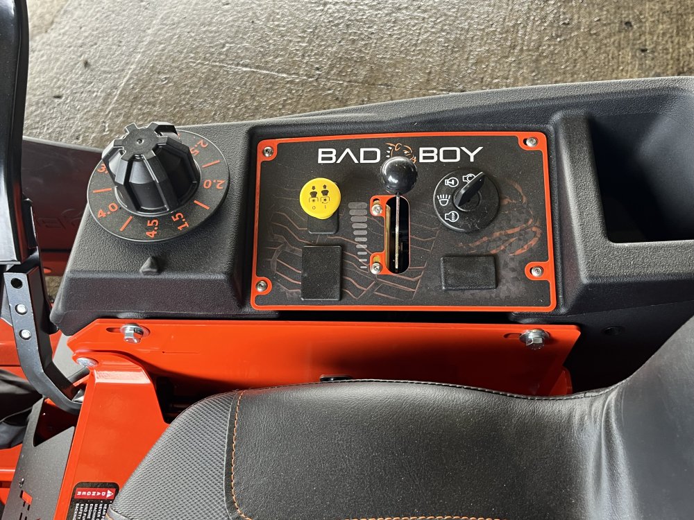 2026 RAMBLER 42" 726cc, 21.5hp Air-Cooled FR651V Zero Turn Mower Side Discharge