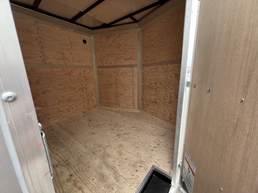 2025 24' x8' 6" Continental Cargo Continental Cargo VHW V-Series Wedge 10K