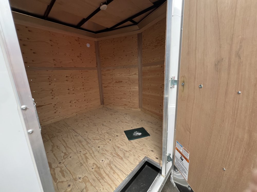 2025 24' x8' 6" Continental Cargo Continental Cargo VHW V-Series Wedge 10K