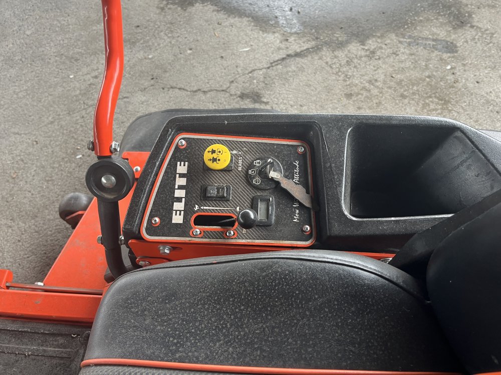 2015 ZT ELITE   Lawn Mower