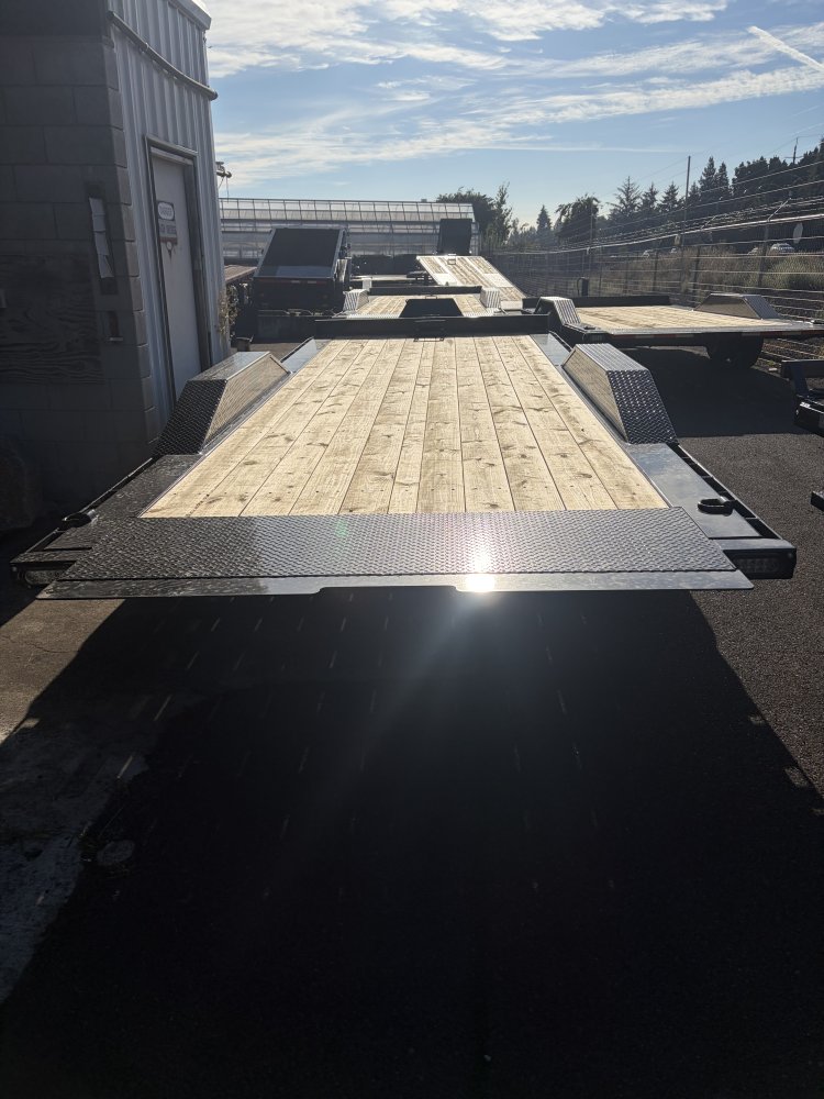 2027 22' x8' 6" Maxx-D T6X Power Tilt 14K