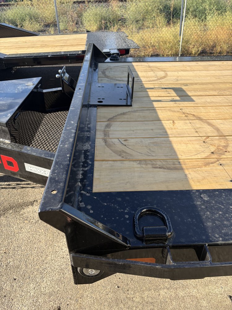 2027 22' x8' 6" Maxx-D T6X Power Tilt 14K