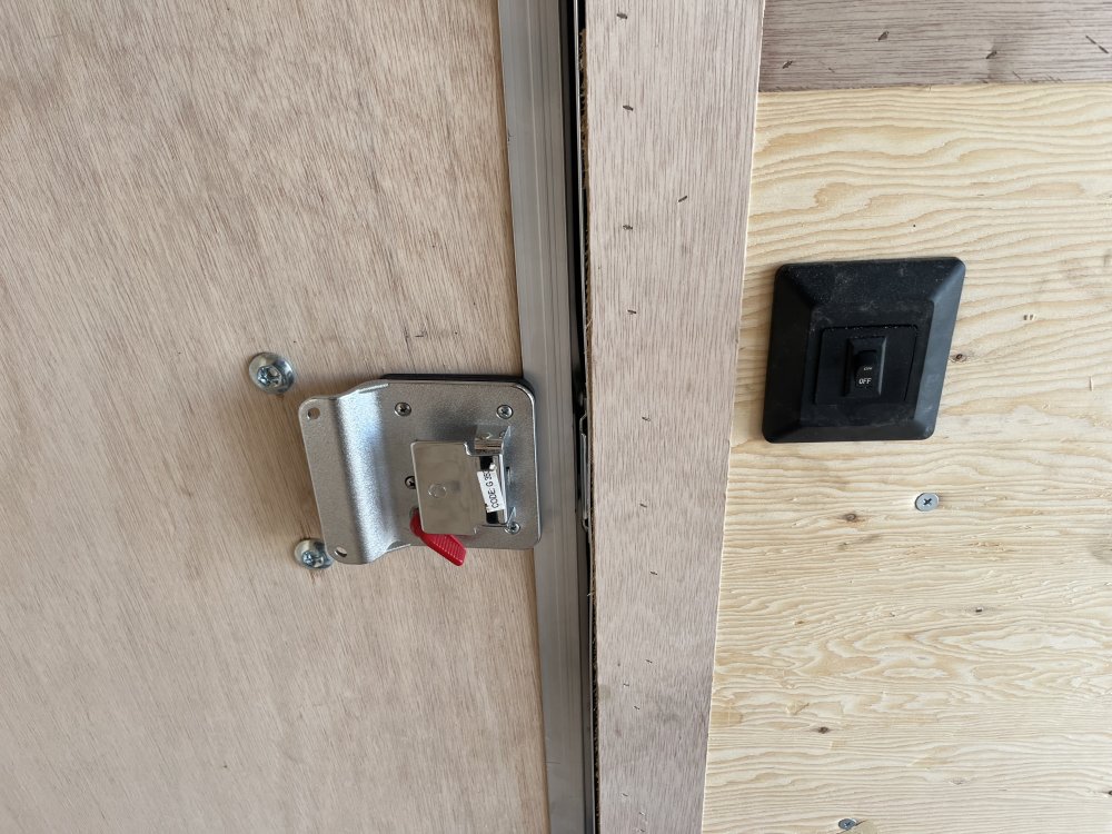 2026 12' x6' Continental Cargo Continental Cargo VHW V-Series Wedge 7K