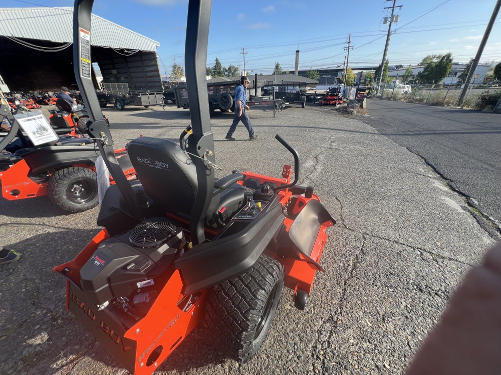 2025 MAVERICK HD 60" Kawasaki 726cc, 23.5 hp FX730 Lawn Mower Side Discharge
