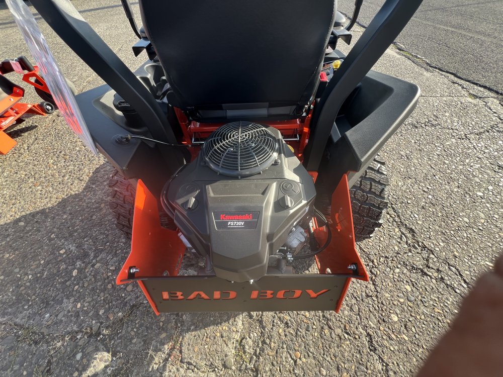 2025 MAVERICK HD 60" Kawasaki 726cc, 23.5 hp FX730 Lawn Mower Side Discharge