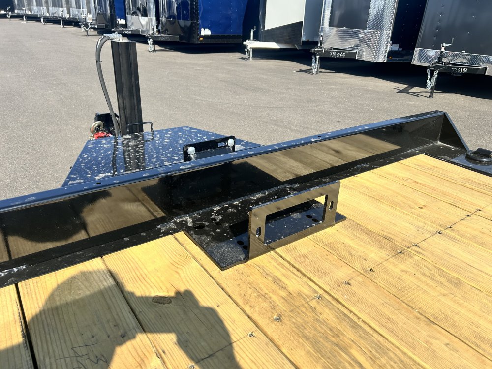 2026 24' x8' 6" MAXX-D T8X 8" POWER EQUIPMENT TILT 17.5K