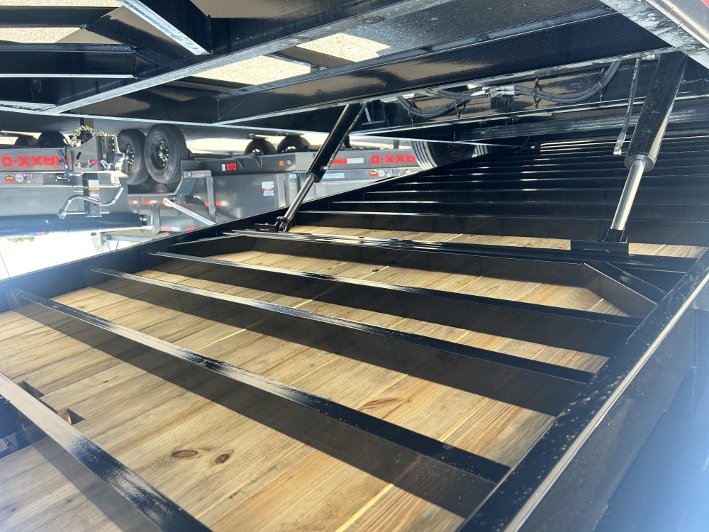 2026 24' x8' 6" MAXX-D T8X 8" POWER EQUIPMENT TILT 17.5K