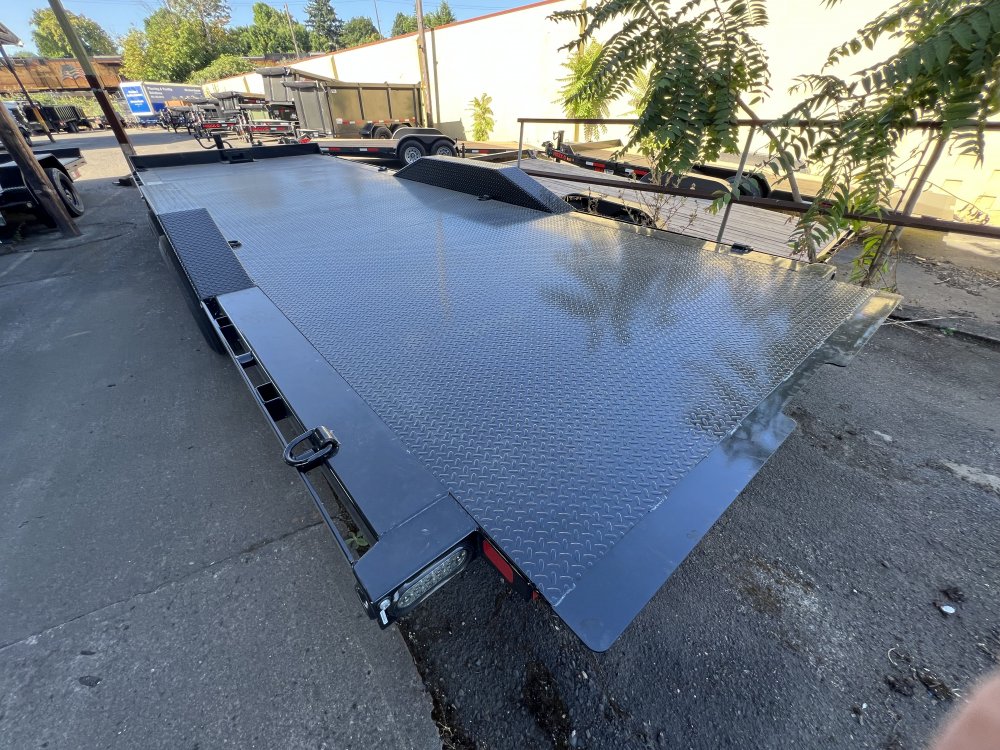 2026 24' x102" MAXX-D T8X All Metal Deck Power Tilt