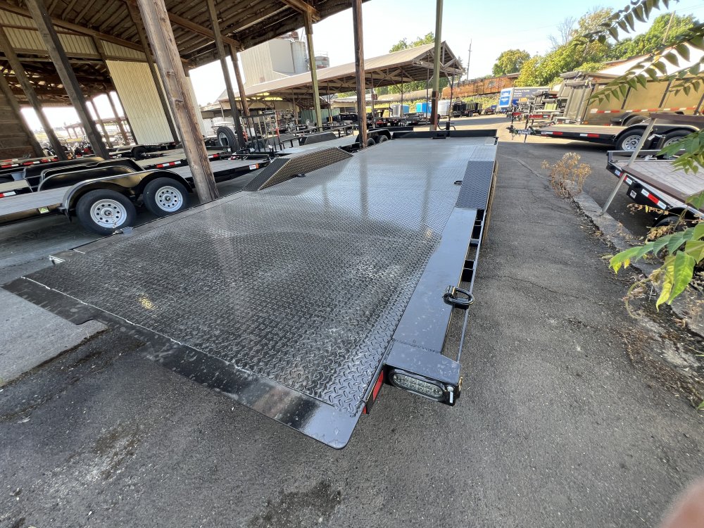 2026 24' x102" MAXX-D T8X All Metal Deck Power Tilt