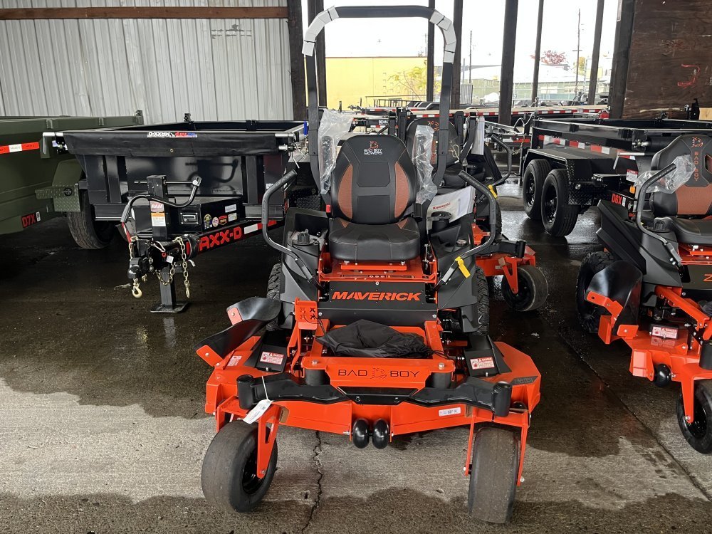 2026 MAVERICK 60" Kawasaki 726cc, 24 hp FS730 Lawn Mower Side Discharge