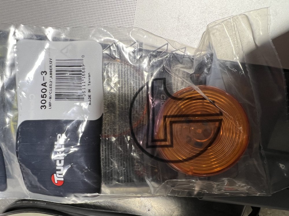 Truck Lite 3050A-3 - Signal Stat Marker Light LED-12v