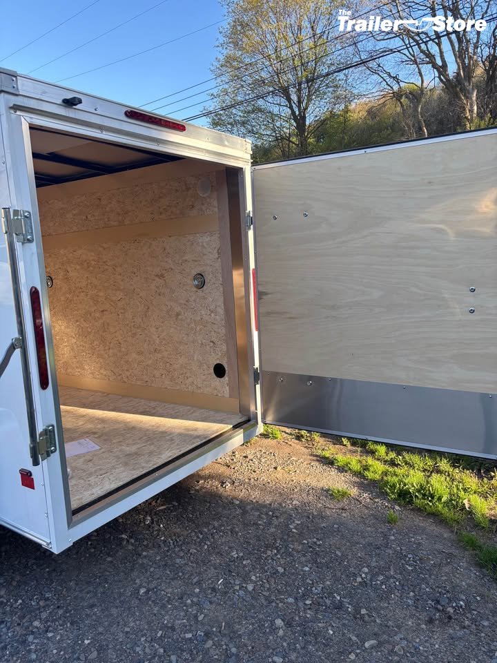 WELLS CARGO 5X8 ENCLOSED
