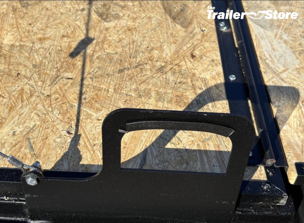 COVERED WAGON 8.5X24 ENCLOSED