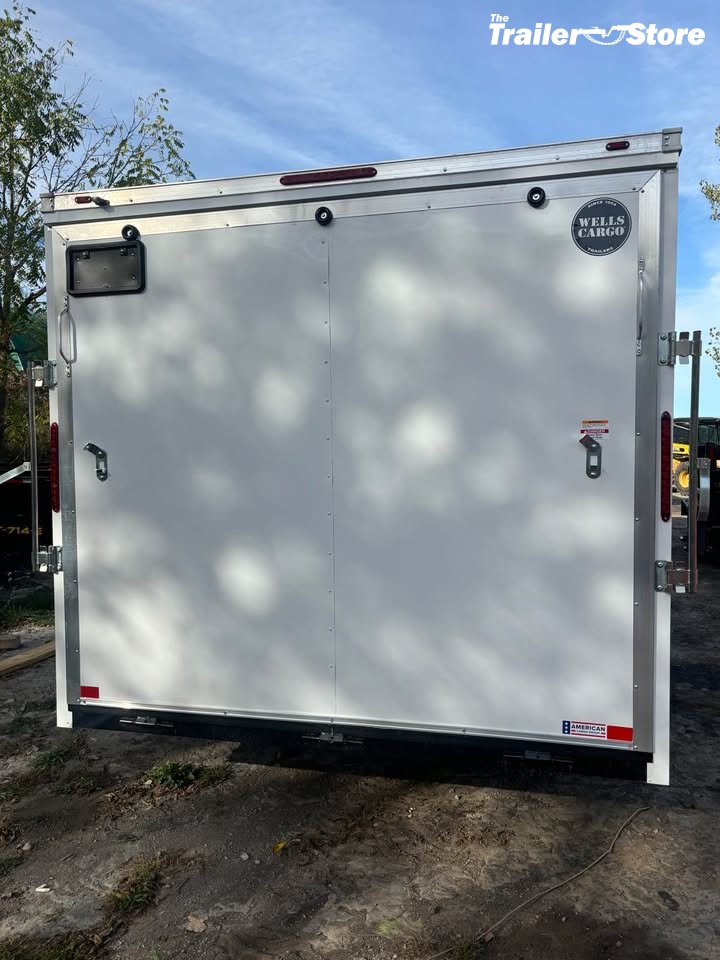 WELLS CARGO 8.5X24 ENCLOSED