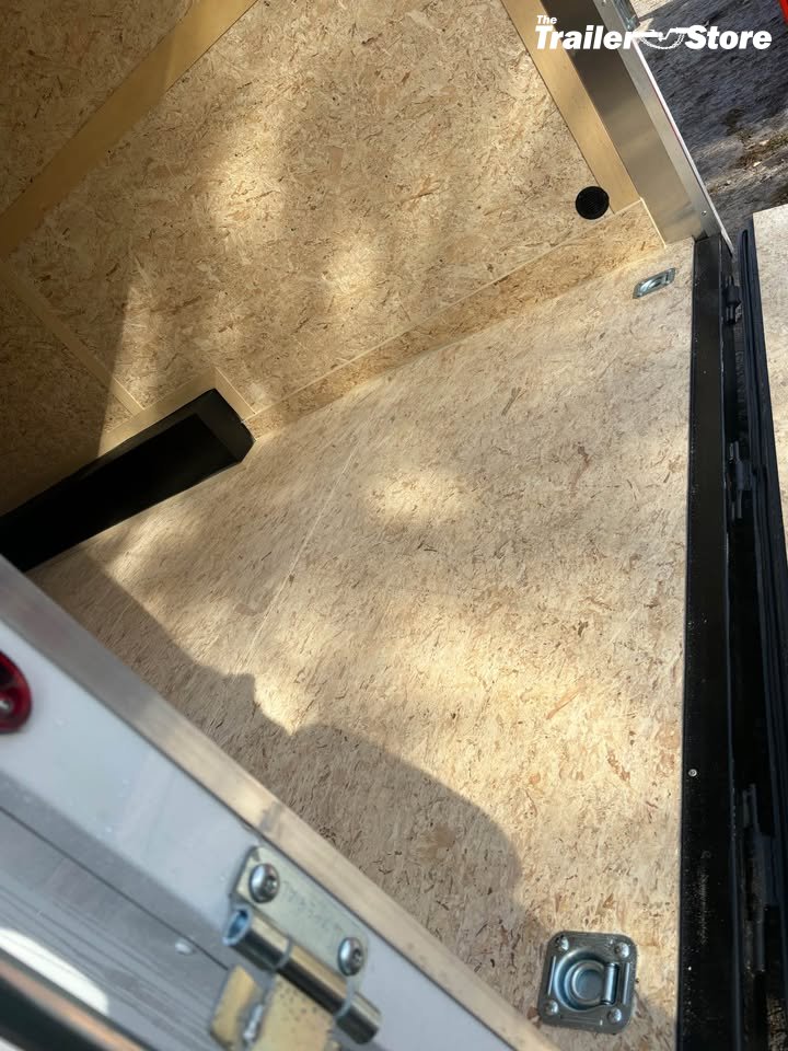 WELLS CARGO 8.5X24 ENCLOSED