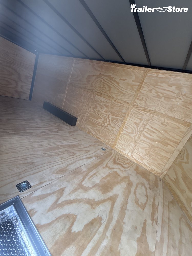 ALL WORLD TRAILERS 8.5X20 ENCLOSED