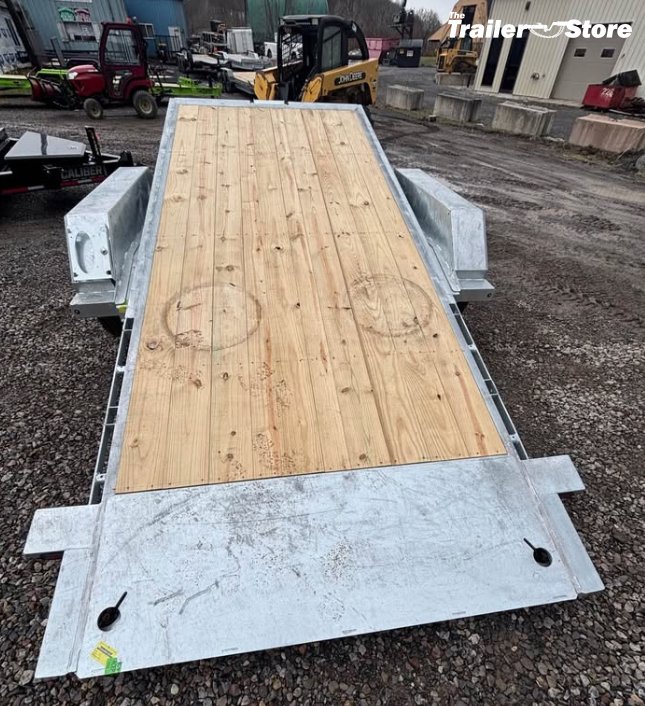 TRIUMPH 82" X 22' PART TILT