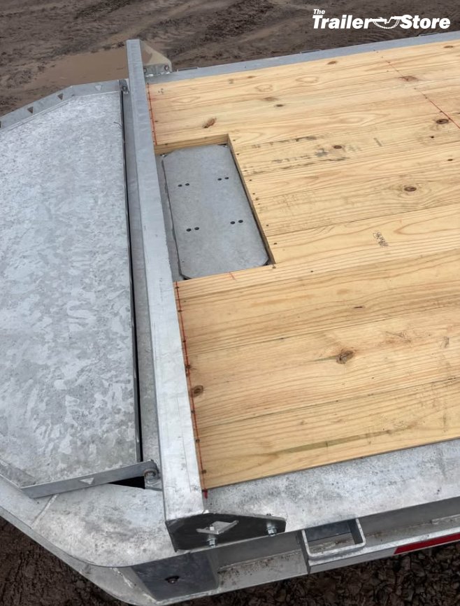 TRIUMPH 82" X 22' PART TILT