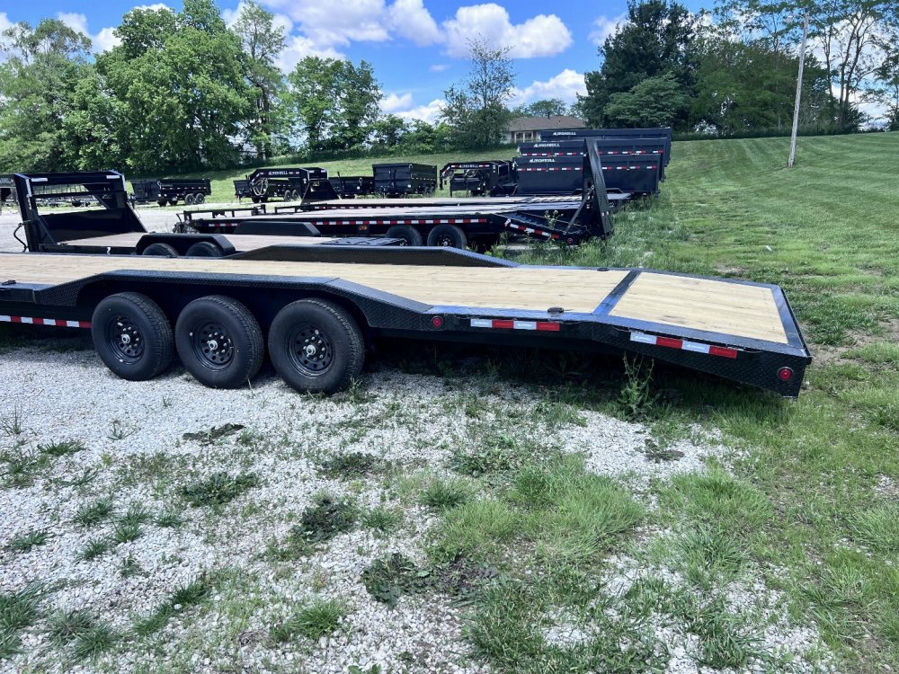 2026 IRON BULL 102 X 40 GOOSENECK EQUIPMENT TRAILER W/ TRIPLE AXLES AND DRIVE OVER FENDERS