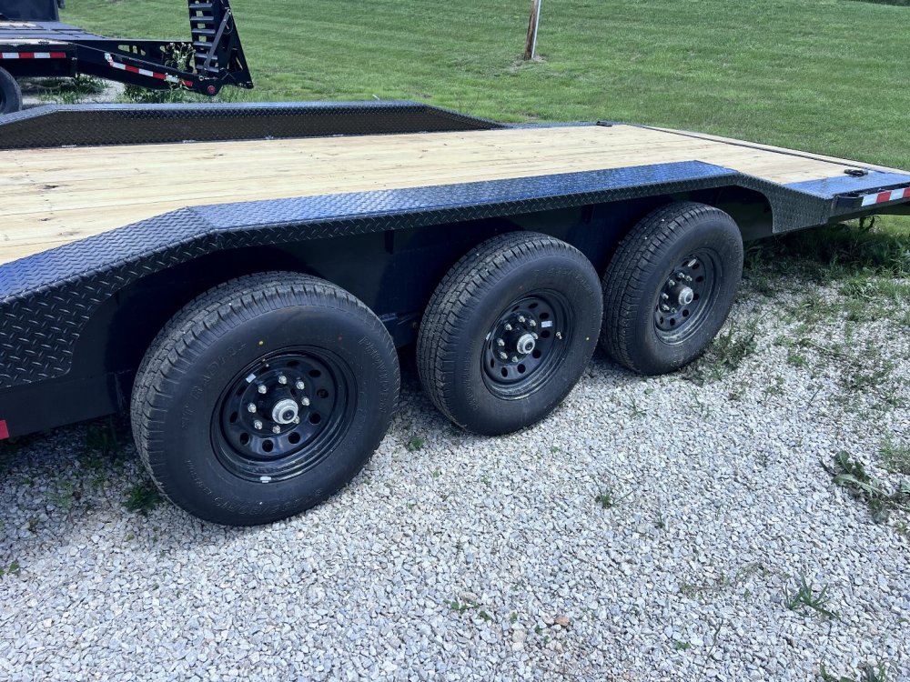 2026 IRON BULL 102 X 40 GOOSENECK EQUIPMENT TRAILER W/ TRIPLE AXLES AND DRIVE OVER FENDERS