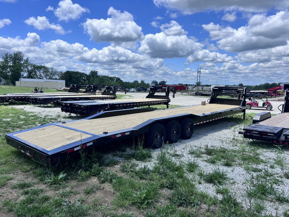 2026 IRON BULL 102 X 40 GOOSENECK EQUIPMENT TRAILER W/ TRIPLE AXLES AND DRIVE OVER FENDERS