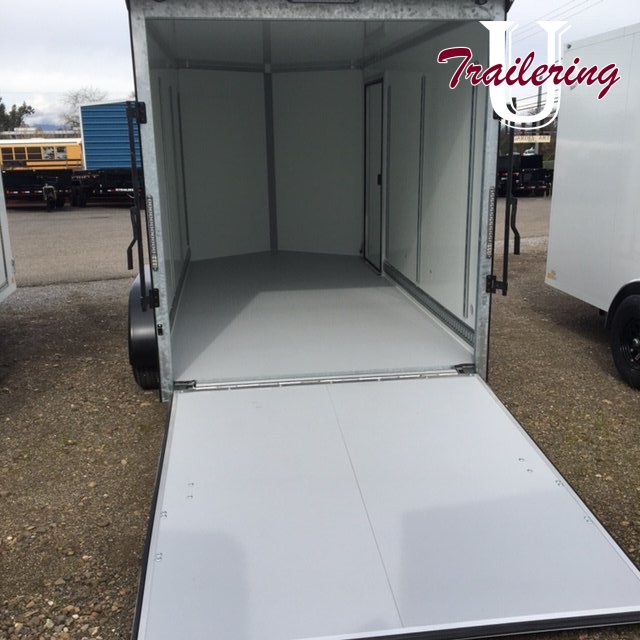 2025 Celltech new technology, galvanized frame, no wood anywhere, Higher roof with e trac installed, cable less rear door