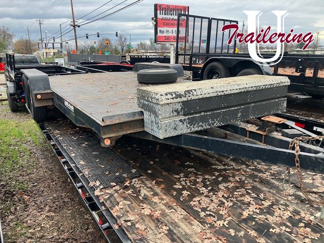 Older 7k Steel deck car hauler. Brand new tire. we haven't checked it out yet much