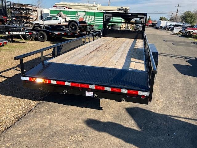 2024 Delco 7'x20' Gooseneck 8 LUG