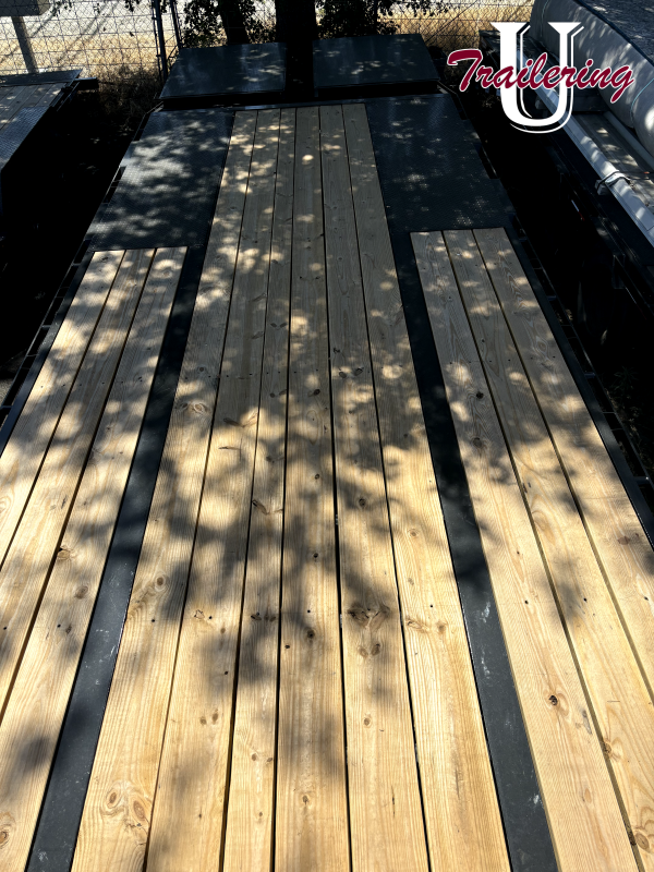 2026 Delco Trailers 20K/22K Low-Pro GOOSENECK 32' Deck over Trailer