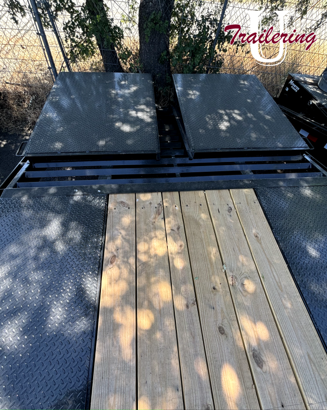 2026 Delco Trailers 20K/22K Low-Pro GOOSENECK 32' Deck over Trailer