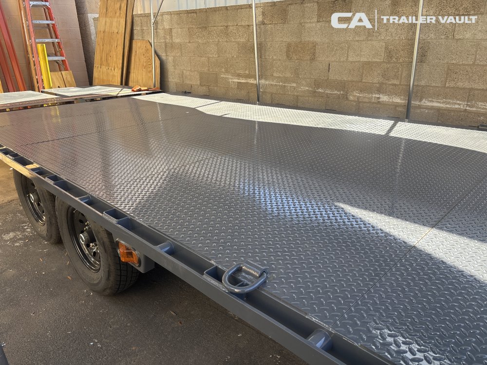 102"x30' LAMAR Equipment