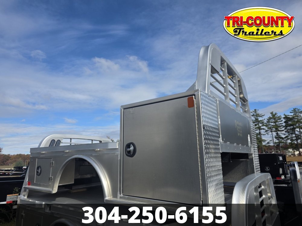 2025 CM Truck Beds AL SK Deluxe Aluminum Skirted Body