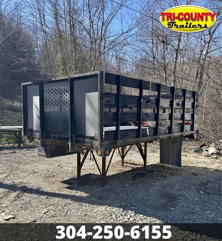 Used  American Body Company Stake Body 11'