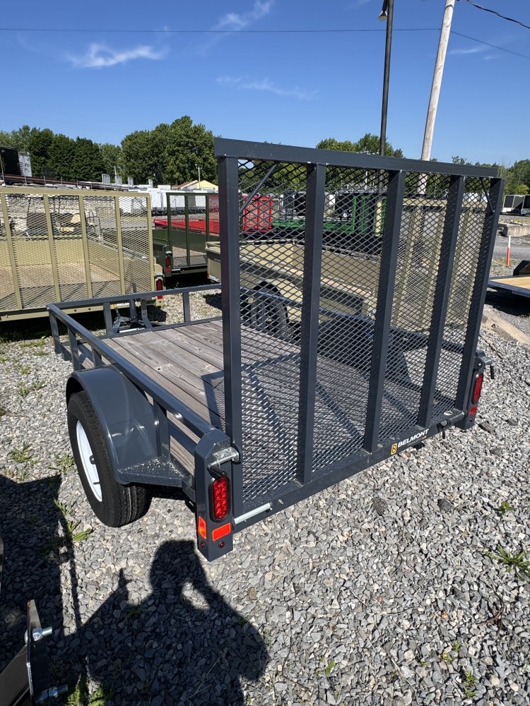 5' X 8' Tube Rail Utility