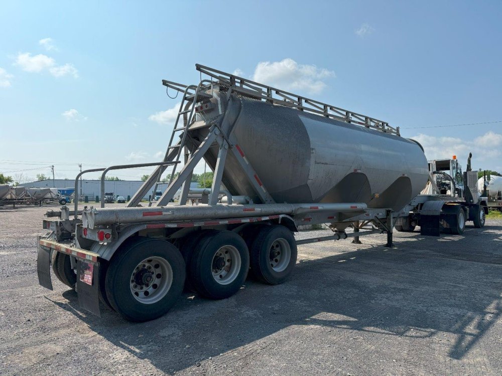1240 Tri Axle