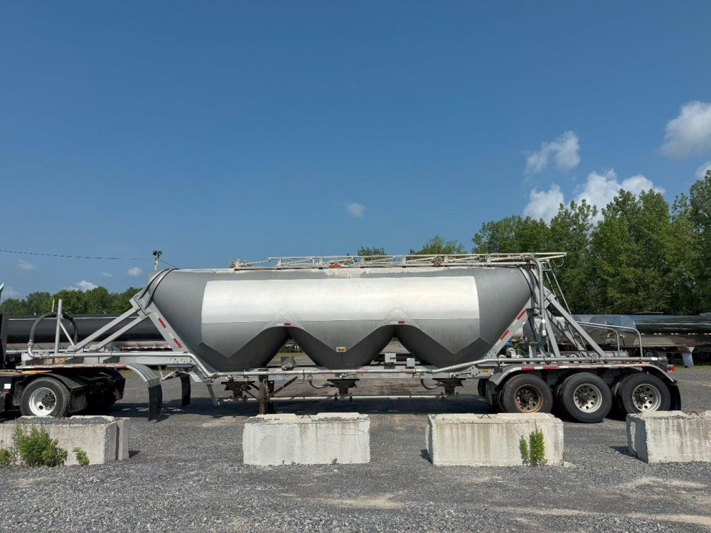 1240 Tri Axle