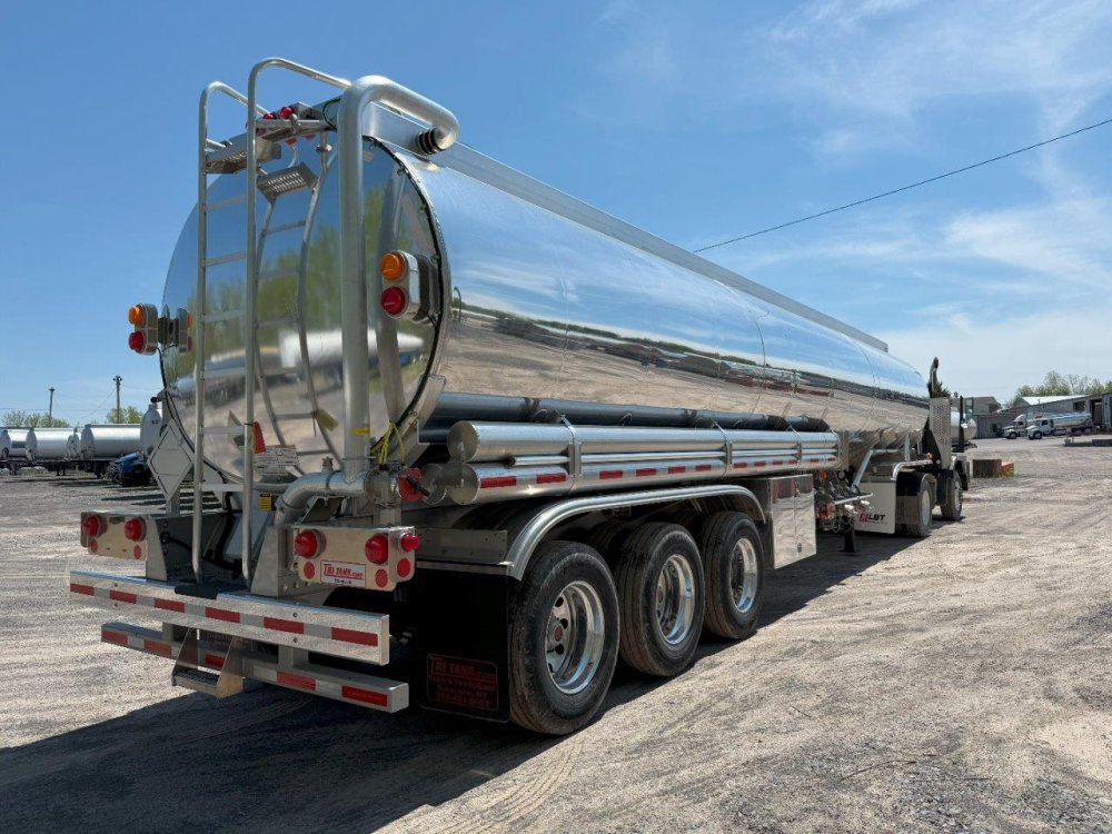 x LBT Fuel Trailer