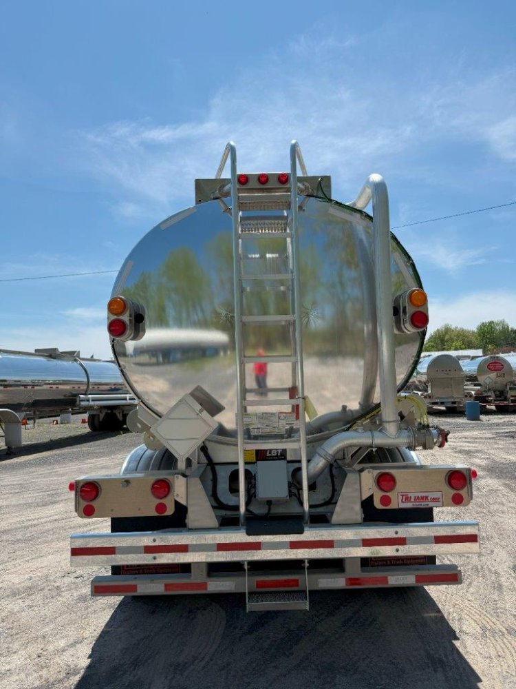 x LBT Fuel Trailer
