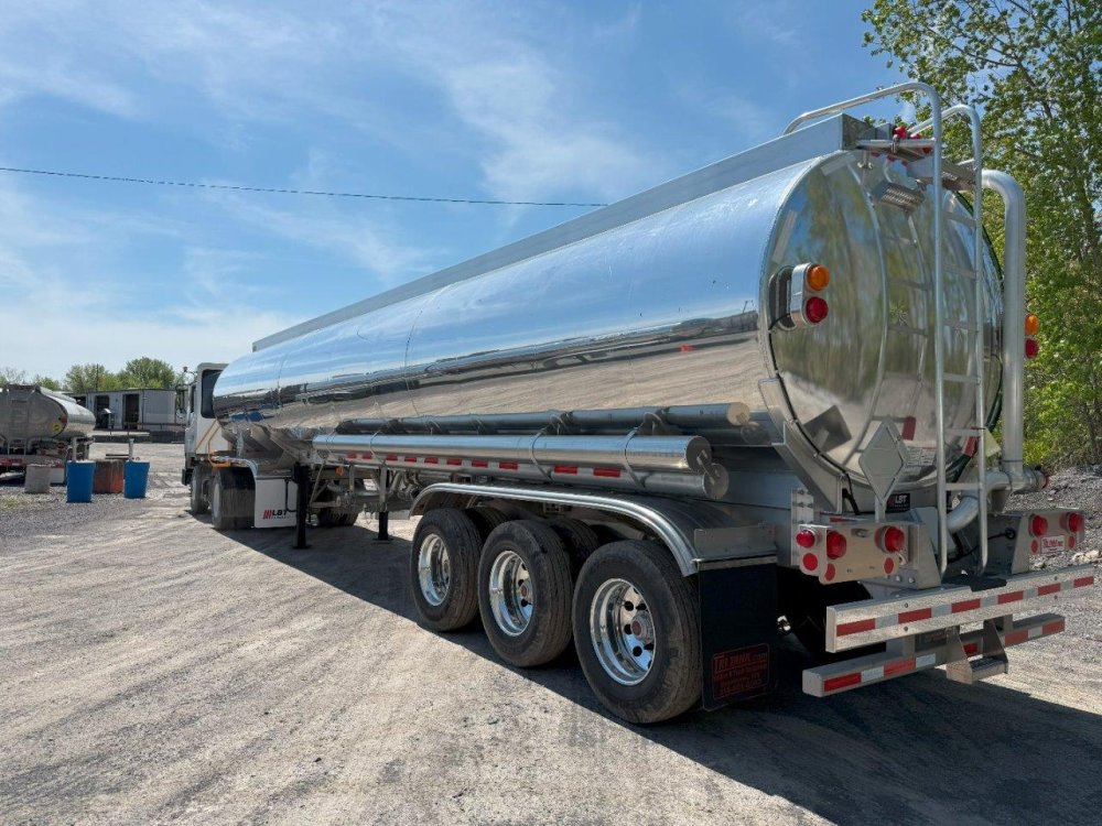 x LBT Fuel Trailer