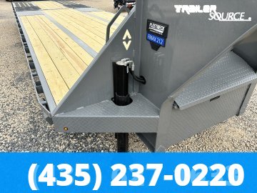 8.5x32 Diamond C FMAX-HDT 212 25.9K Hydraulic Dovetail Gooseneck