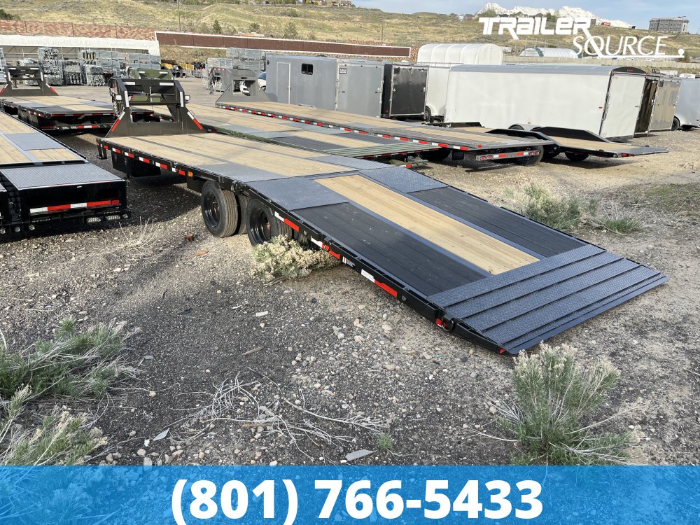 8.5x32 Maxx-D YDX 32' 25.9K Hydraulic Dovetail Gooseneck
