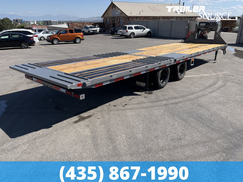 8.5x32 Diamond C FMAX HDT 32' 25K Hydraulic Dovetail Gooseneck