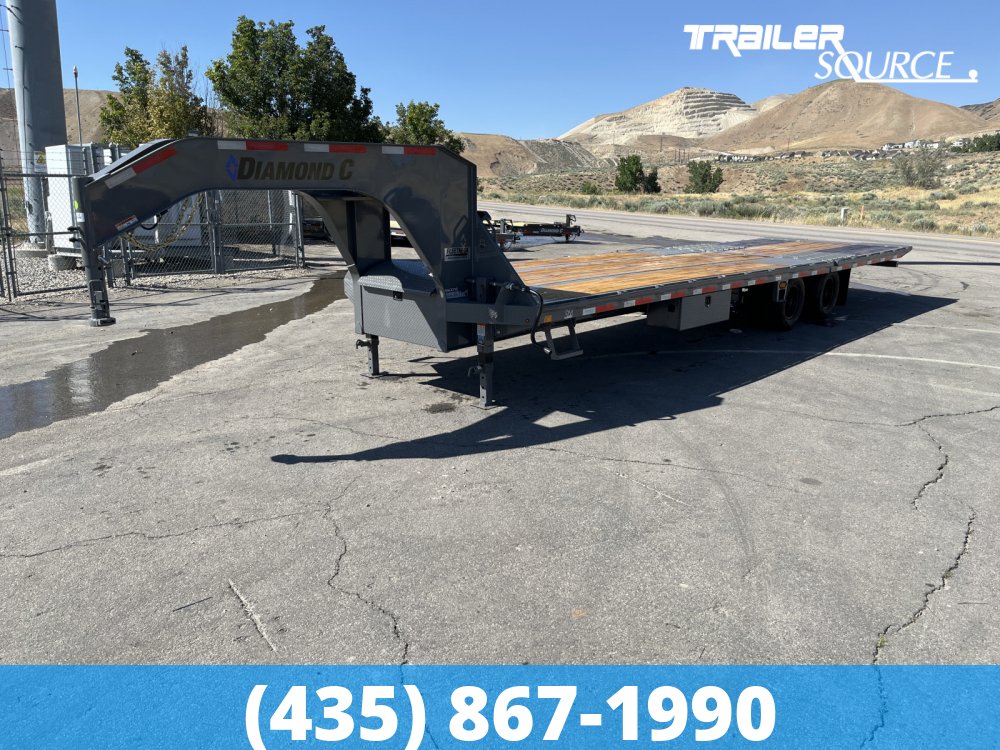 8.5x32 Diamond C FMAX HDT 32' 25K Hydraulic Dovetail Gooseneck