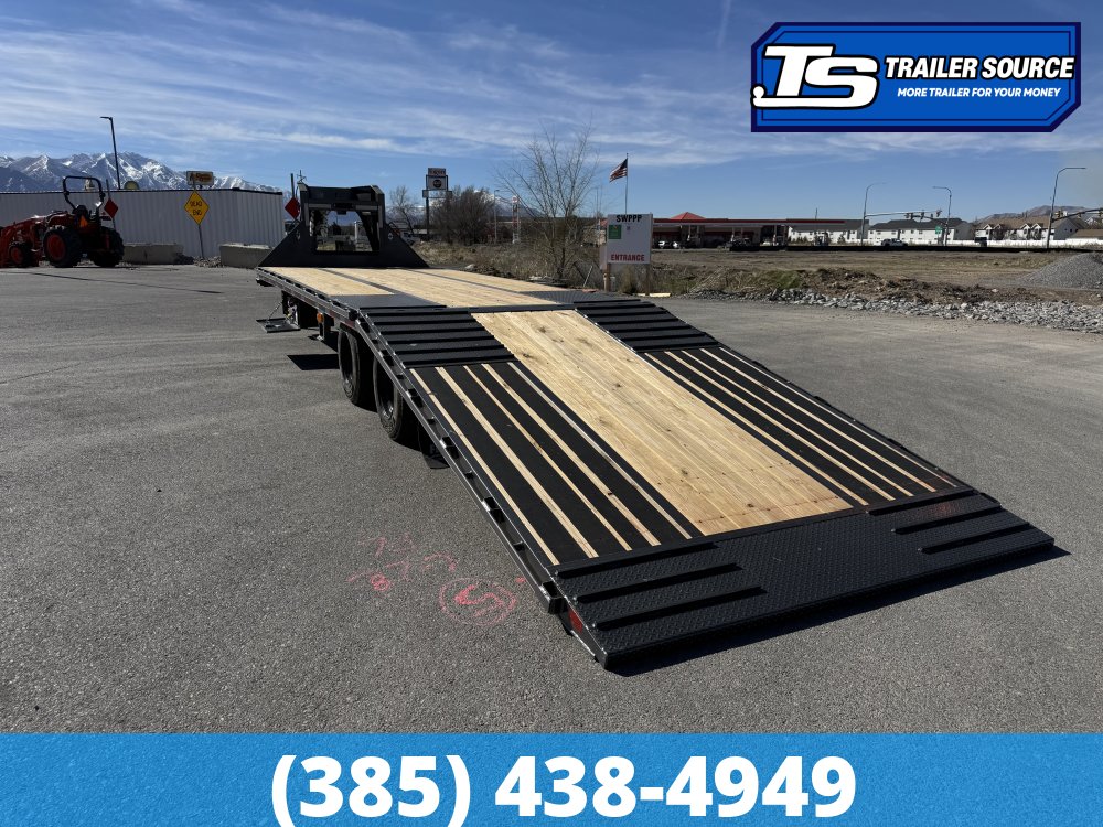 8.5x32 Diamond C FMAX-HDT 216 Gooseneck Hydraulic Dovetail Equipment Trailer - 40K GVWR -