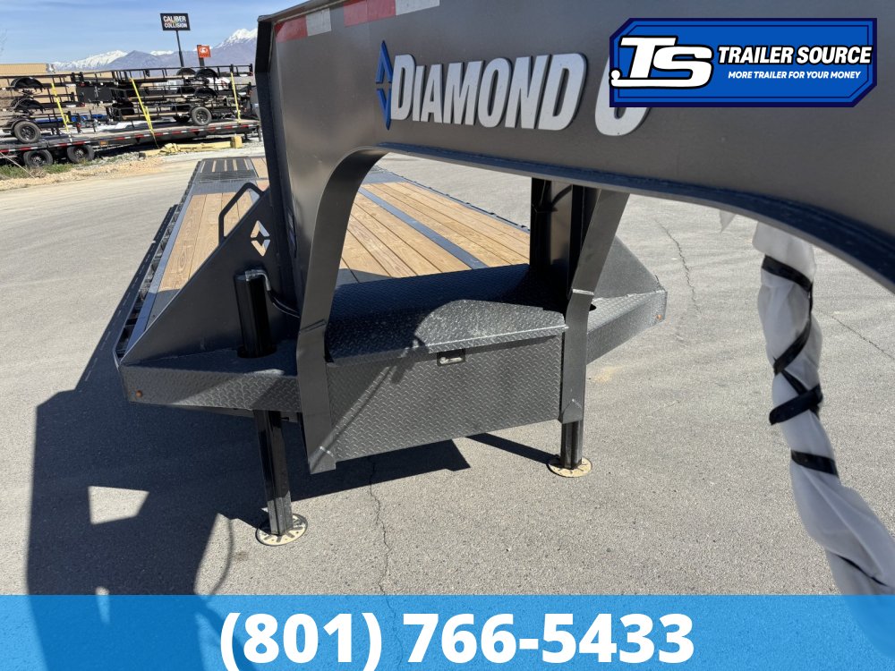 8.5x32 Diamond C FMAX-HDT 216 Gooseneck Hydraulic Dovetail Equipment Trailer - 40K GVWR - Dovetail, HDSS (Hutch) Suspension, Hydraulic Dove Tail, Hydraulic Jack(s)