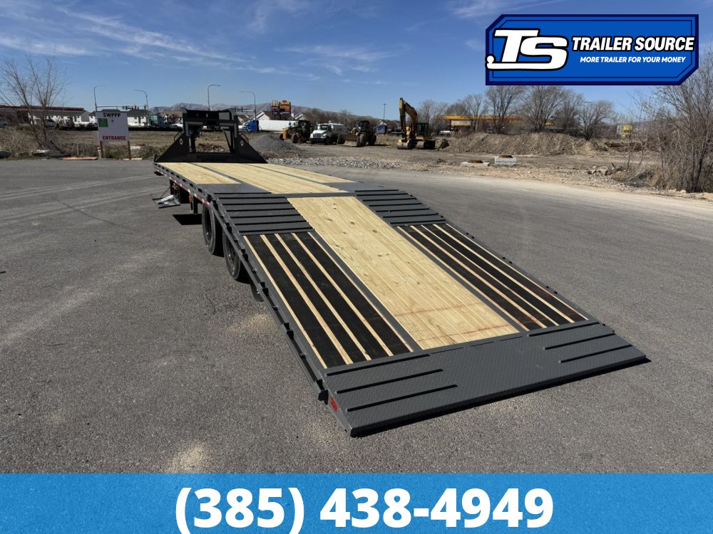 8.5x32 Diamond C FMAX-HDT 210 Gooseneck Hydraulic Dovetail Equipment Trailer - 25K GVWR -